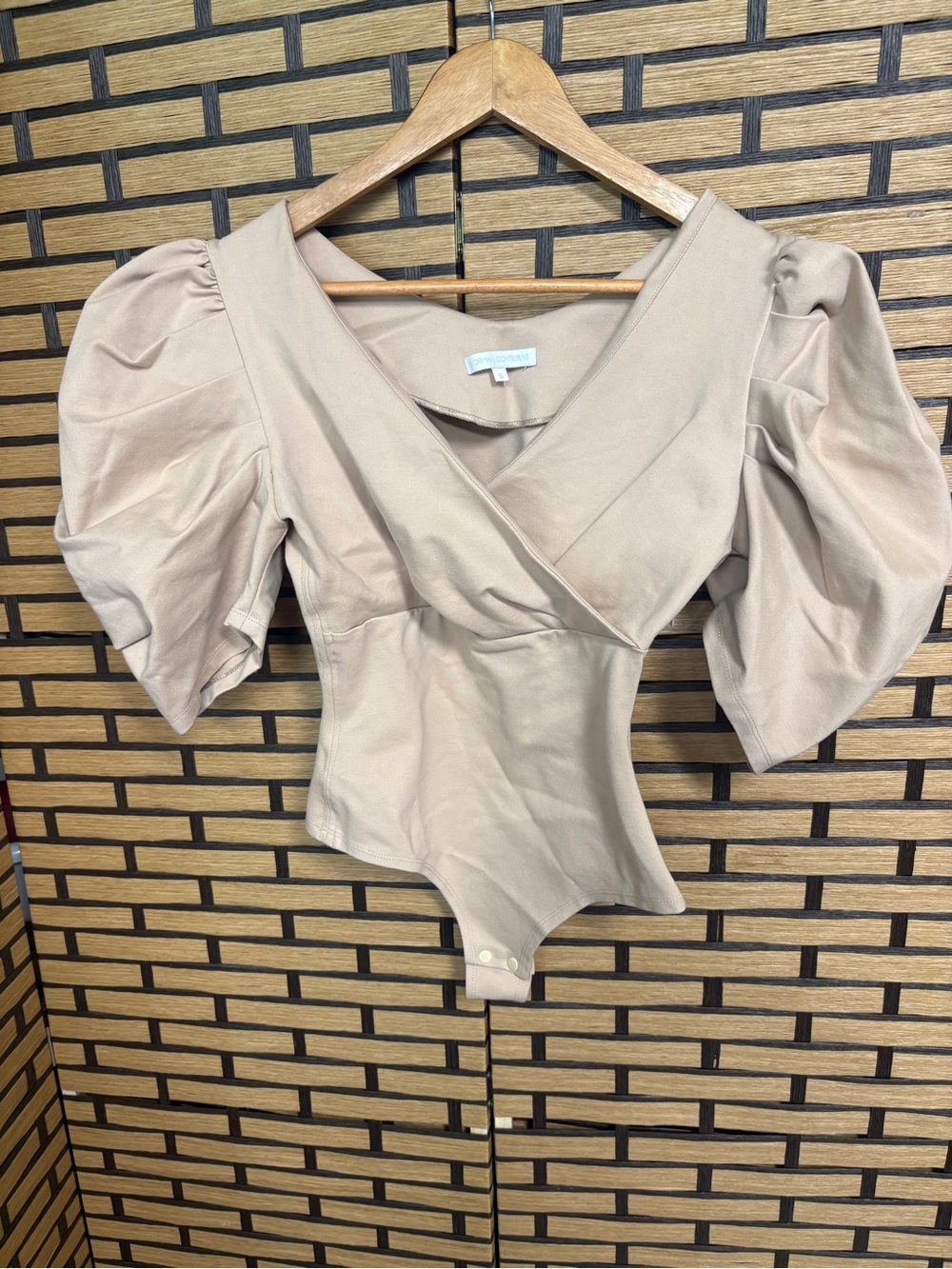 adriana contreras tan puff sleeve bodysuit size small